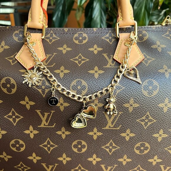 New HEART LOCKET Bag Charm Gold Tone with Monogram Initial❤️ - Picture 4 of 7